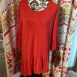 3/4-sleeved hi/low ruffled hem tunic